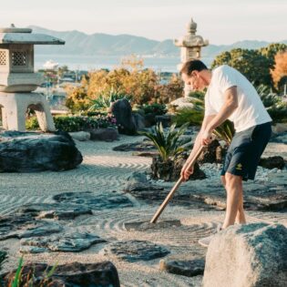 Karesansui is the meditative practice of aesthetic discipline. It's about impermanence, focus and calming the mind