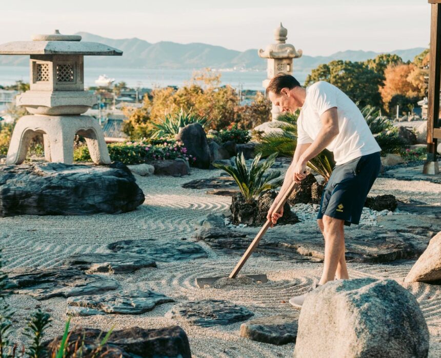 Karesansui is the meditative practice of aesthetic discipline. It's about impermanence, focus and calming the mind