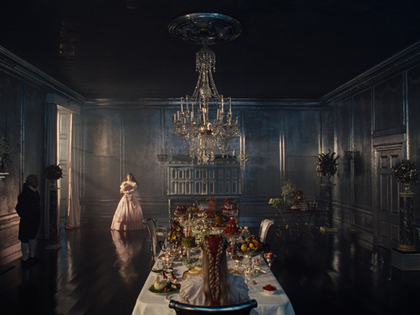 (L-r) ALISON OLIVER as Isabella Linton and Actor, Producer MARGOT ROBBIE as Catherine Earnshaw in &ldquo;Wuthering Heights,&rdquo; a Warner Bros. Pictures Release.