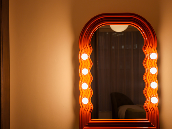 Virgin Hotels London-Shoreditch mirror