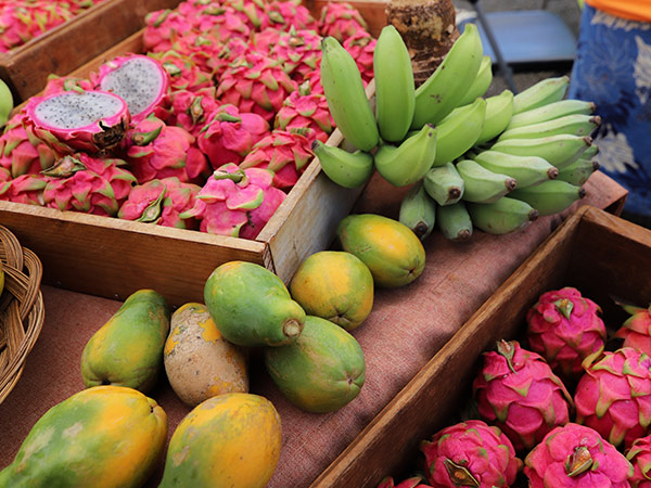 fruit at Hanalei Farmers Market