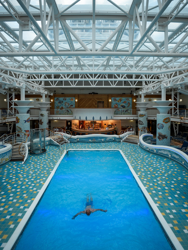 pool Diamond Princess