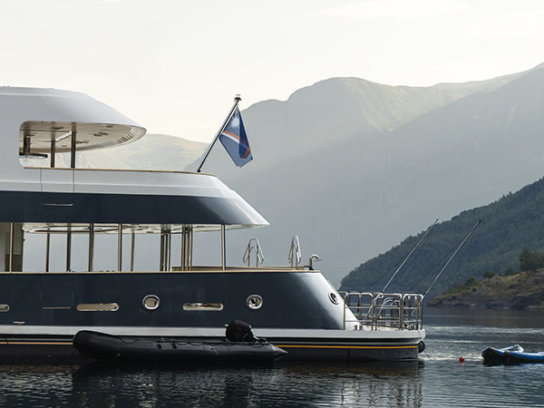 Superyacht Aqua Lares