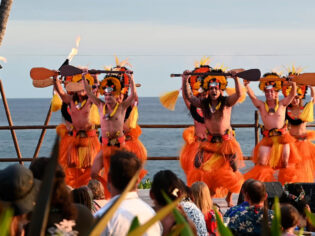 Voyagers of the Pacific lū‘au at the Royal Kona Resort