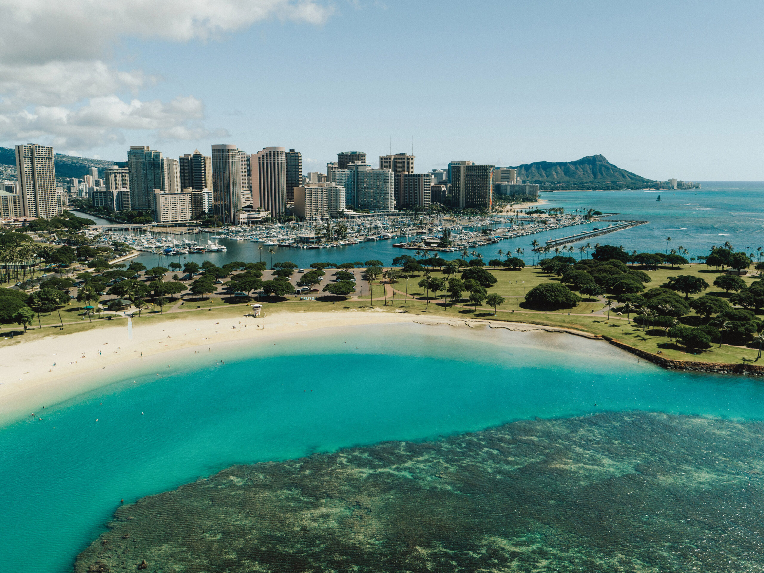 Lē&lsquo;ahi or Diamond Head from above