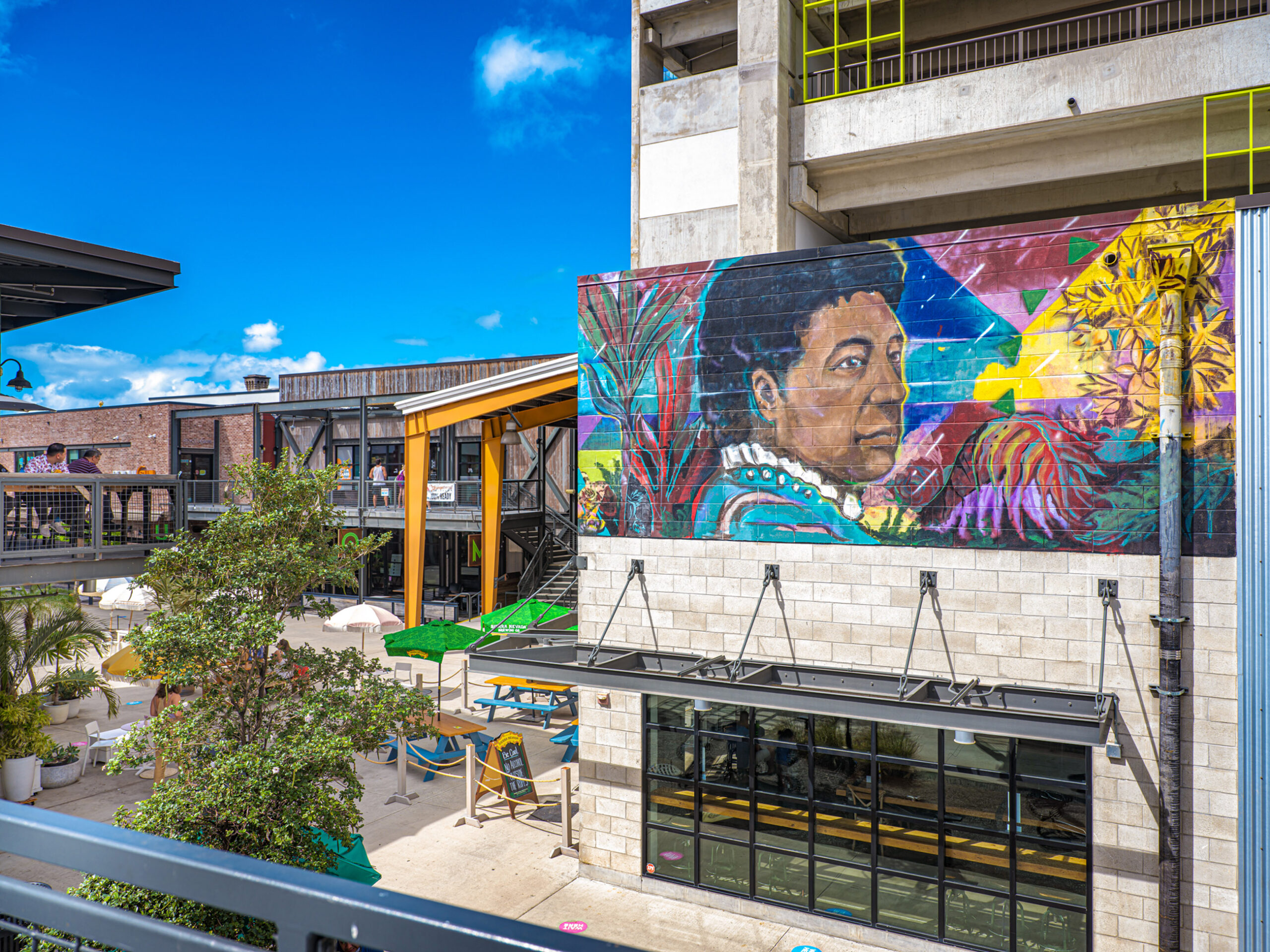 large mural at SALT at Our Kakaʻako