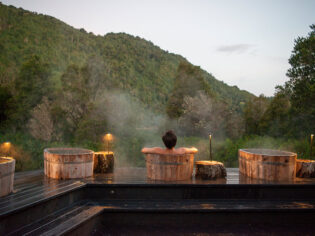 Ritual Patagónico Spa person in herbal Bath chile