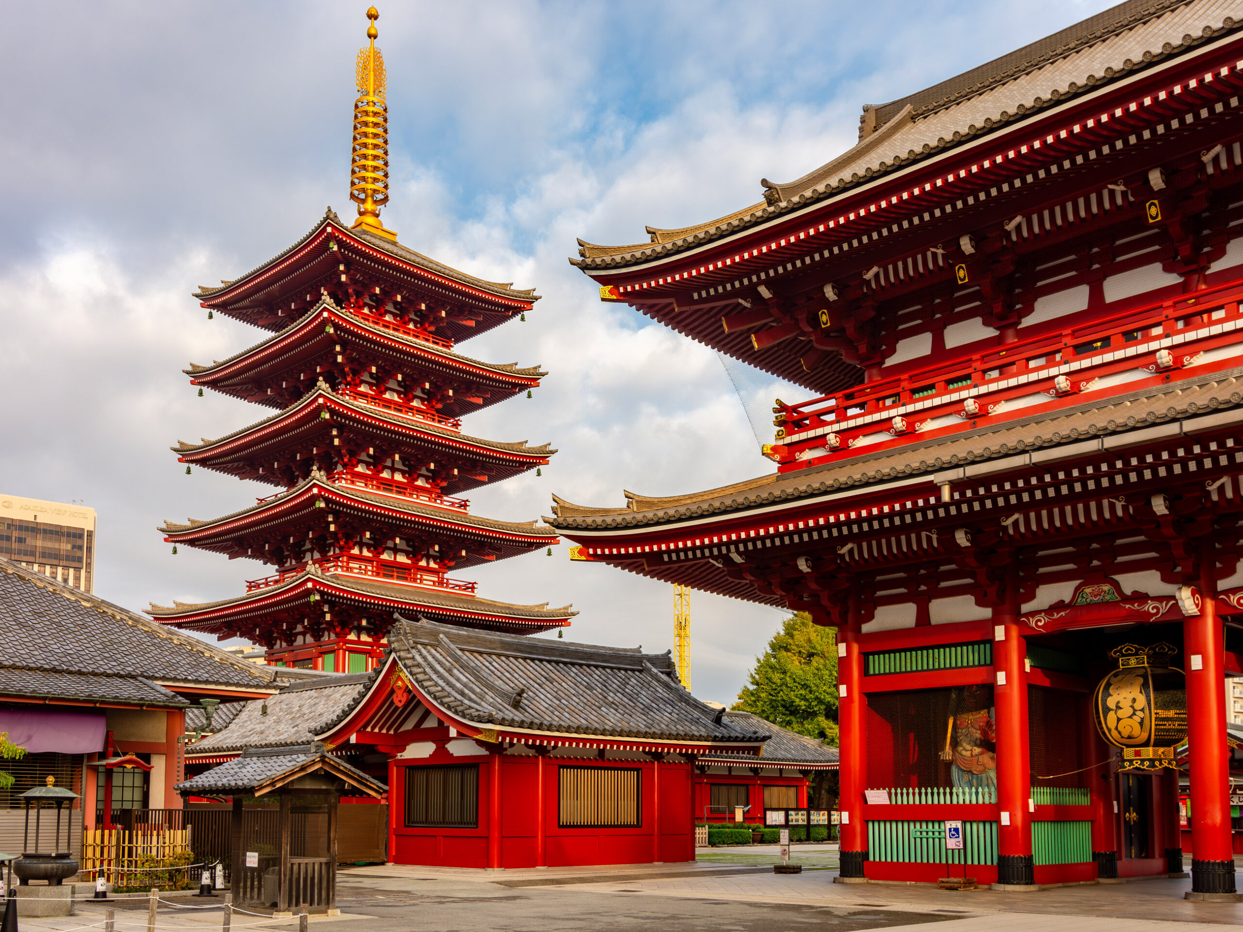 Hozomon gate and Pagoda of Senso-ji temple in Asakusa, Tokyo, Japan