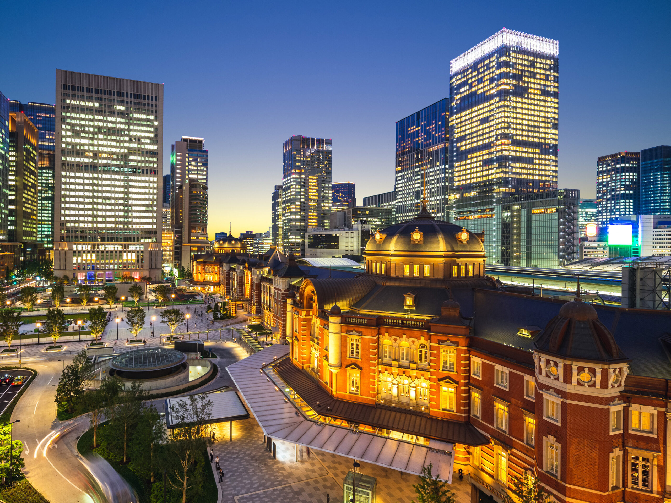 Marunouchi, Tokyo at night