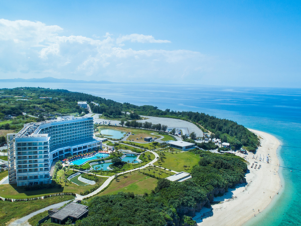 Aerial view of Hilton Okinawa Sesoko Resort, one of the destinations when you visit 3 of the best island-hopping destinations in Okinawa.