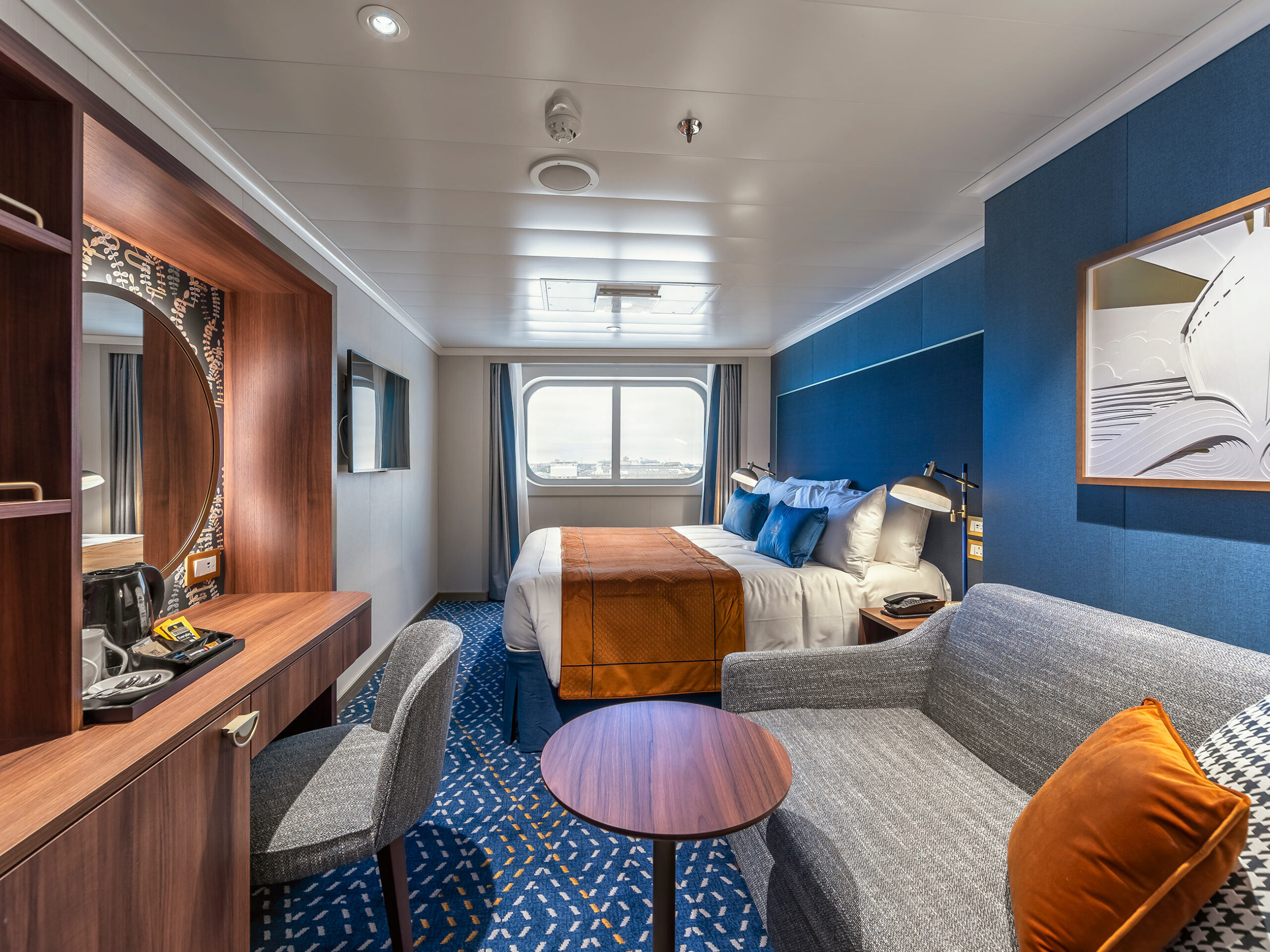 forward-facing ocean view stateroom in Cunard
