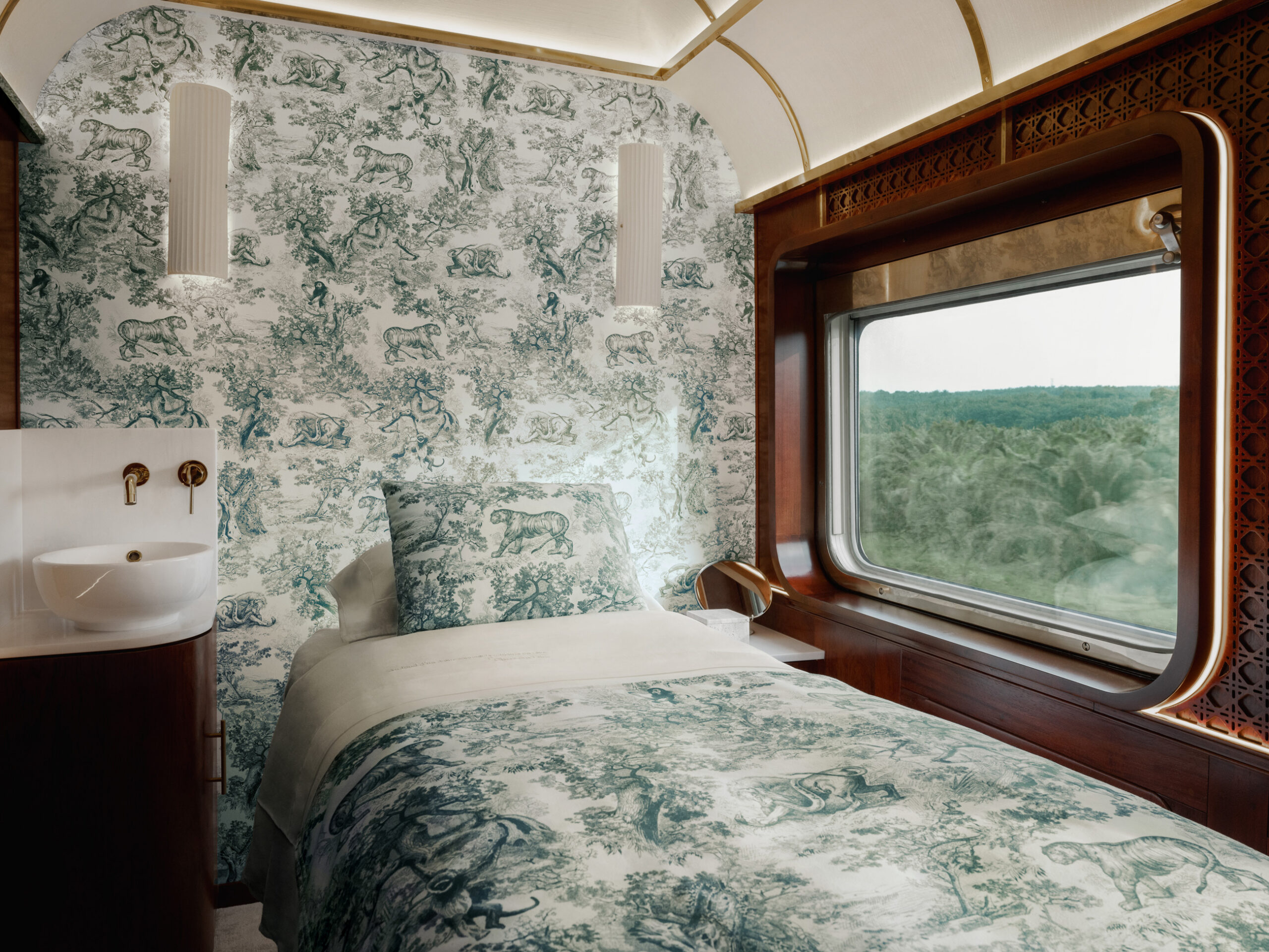 the Dior Spa with Toile de Jouy motif