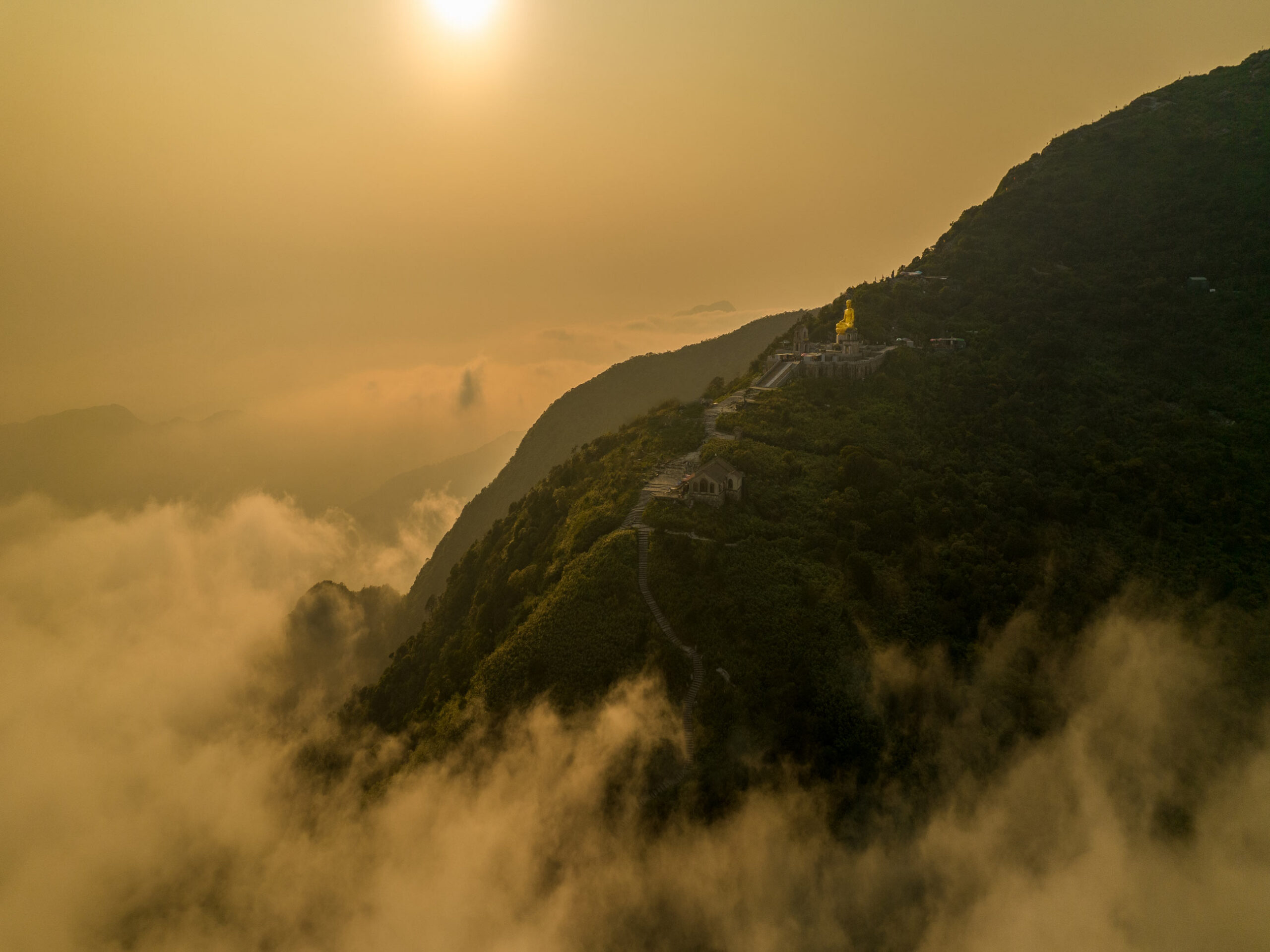 Yen Tu Mountain mist
